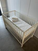 Ikea babybedje + matras+ 2 lakens, Kinderen en Baby's, Ophalen, Zo goed als nieuw, Ledikant
