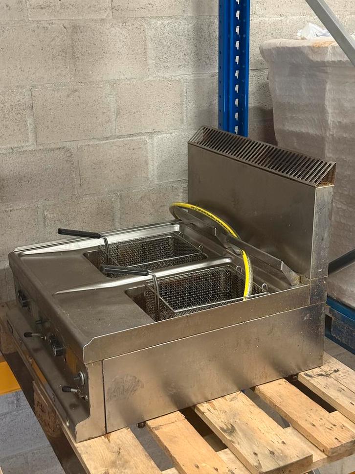Professionele dubbele gasfrituur – RVS – werkt goed, Articles professionnels, Horeca | Équipement de cuisine, Enlèvement