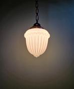 Suspension Art Déco en opaline blanche et métal cuivré, Enlèvement ou Envoi