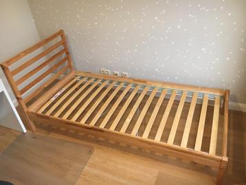 Bed 90x200 cm + boxspring TARVA IKEA-model, Huis en Inrichting, Ophalen, 90 cm, Zo goed als nieuw, 200 cm