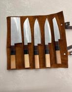 Nieuwe Japanse messenset (5 messen) + lederen tas, Maison & Meubles, Cuisine | Couverts, Enlèvement ou Envoi, Neuf, Autres matériaux