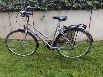 Damesfiets (kotfiets) beschikbaar voor biedingen