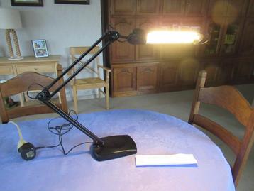 Bureaulamp beschikbaar voor biedingen