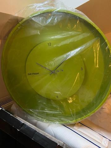 Wandklok  beschikbaar voor biedingen