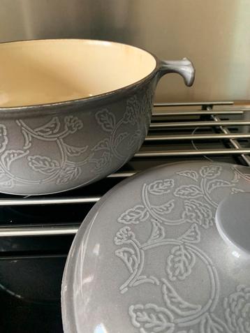Cocotte vintage casserole Le Creuset fonte modele mama beschikbaar voor biedingen