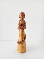 Statuette de femme en céramique du Québec, Canada., Collections, Statues & Figurines, Enlèvement ou Envoi