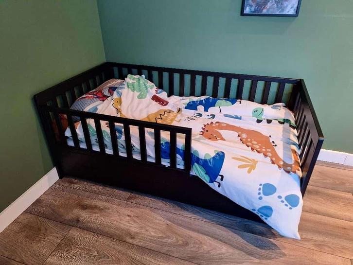 Kinderbed met uitschuifbaar logeerbed – Zwart – Topstaat, Enfants & Bébés, Chambre d'enfant | Lits, Sommier à lattes, Matelas