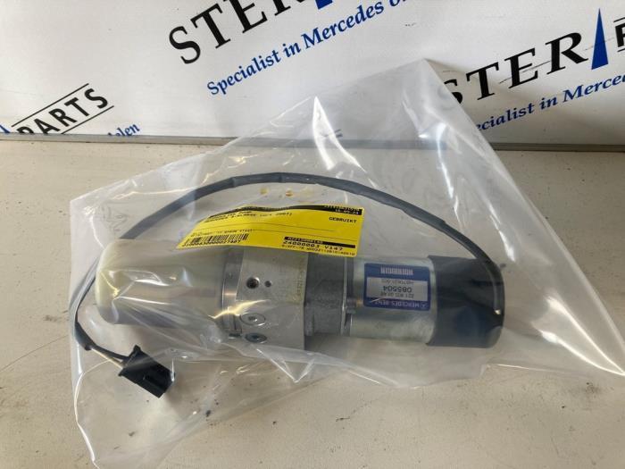 Pompe hydraulique d'un Mercedes S-Klasse, Autos : Pièces & Accessoires, Autres pièces automobiles, Mercedes-Benz, Utilisé, 3 mois de garantie