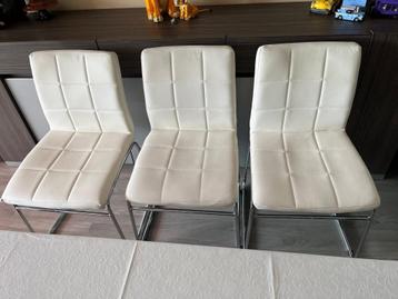 GRATIS 6 stoelen beschikbaar voor biedingen