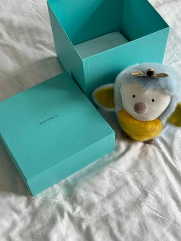 Tiffany Chick on a Rock Plush Toy beschikbaar voor biedingen