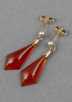 Paar 14 kt gouden oorhangers., Handtassen en Accessoires, Oorbellen, Ophalen of Verzenden, Met edelsteen, Rood, Goud