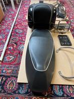 Vespa GTS OEM Zadel + Topkoffer, Ophalen, Zo goed als nieuw, Zadel, Vespa