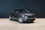 Toyota Yaris Cross 1.5 VVT-ie Hybrid 85kW Dynamic CVT NAVI |, Auto's, Toyota, Stof, Gebruikt, 750 kg, Overige kleuren