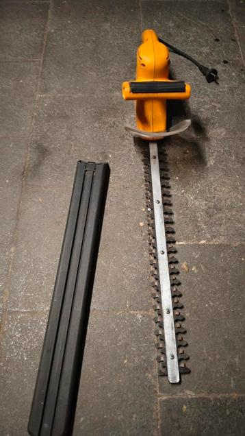 Elektrische heggenschaar Bullcraft 560mm 330W beschikbaar voor biedingen