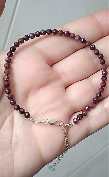 Sterling zilver armband met natuurlijke robijn  beschikbaar voor biedingen