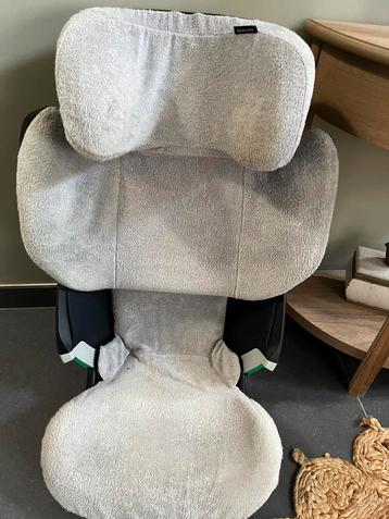 Maxi cosy beschikbaar voor biedingen