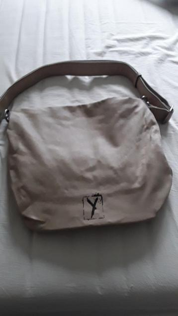 Beige handtas  beschikbaar voor biedingen