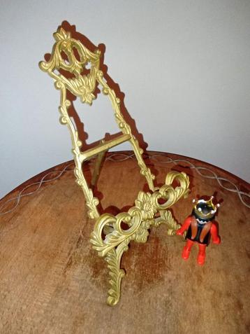 661) kader houder beschikbaar voor biedingen