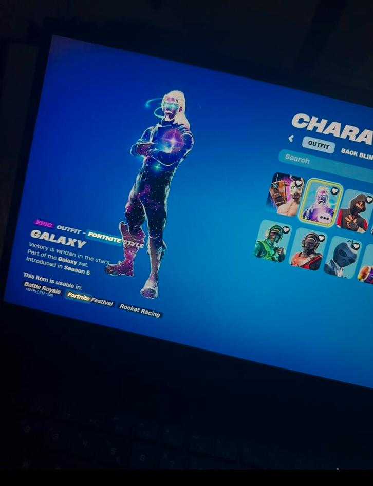 Fortnite 300+ skins (Galaxy, ikonik, etc), Games en Spelcomputers, Games | Overige, Zo goed als nieuw, Ophalen