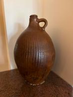 Antieke bruine aardewerk kruik, Ophalen