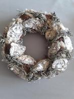 Mooie krans met oesterschelpen en parels, Enlèvement