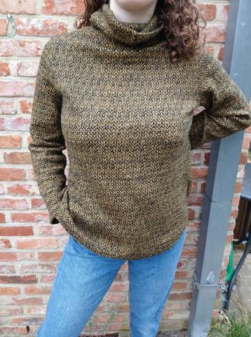 Pull trendy (col roulé) beschikbaar voor biedingen