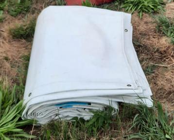 Dekzeil afdekzeil zeil folie bache plastiek brandhout bouw  beschikbaar voor biedingen