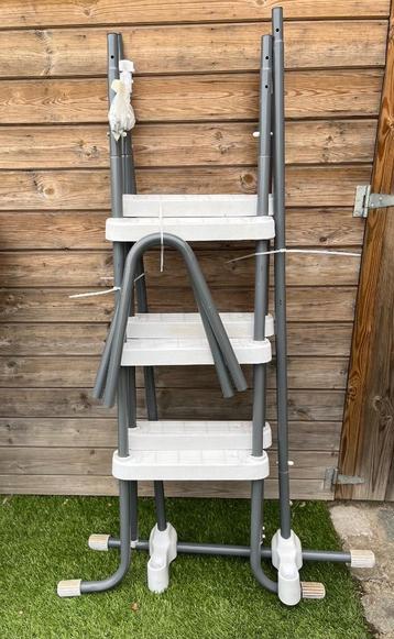 Trapladder Intex zwembad beschikbaar voor biedingen