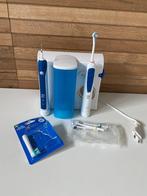 Oral B Elektrische tandenborstel + monddouche, Ophalen, Gebruikt, Tandenborstel