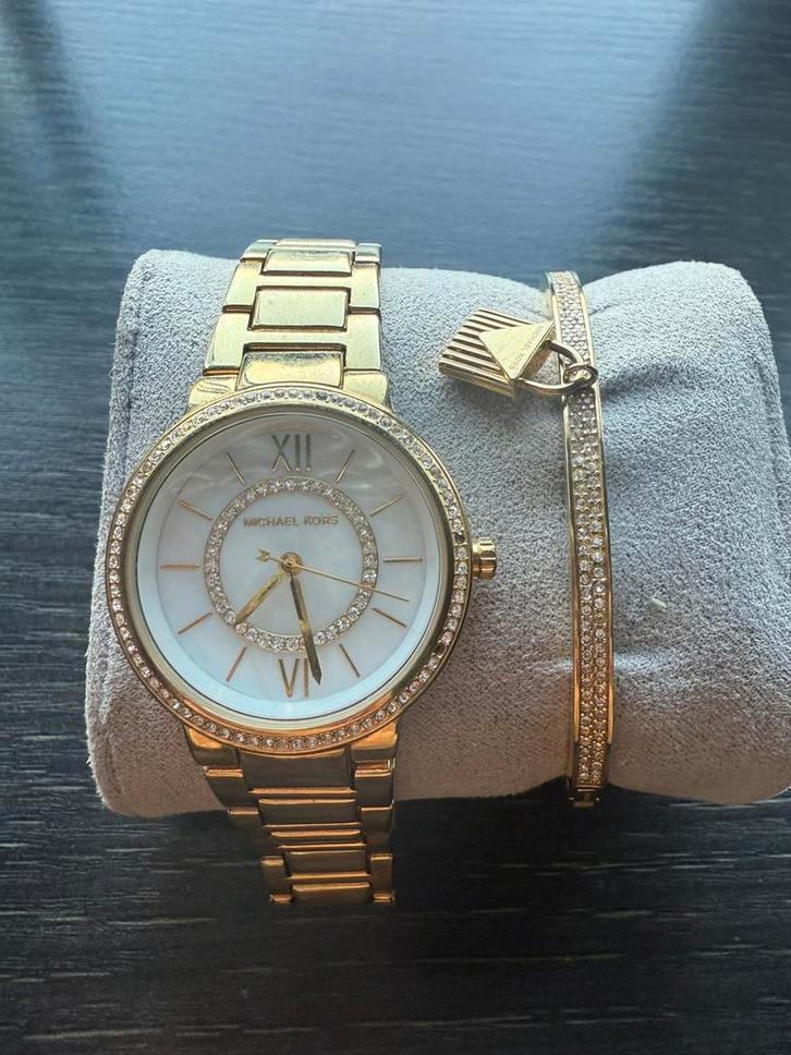 Michael Kors gouden horloge, Handtassen en Accessoires, Horloges | Dames, Gebruikt, Polshorloge, Overige merken, Met strass, Ophalen