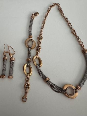 Prachtige Swarovski set van 18 karaat goud beschikbaar voor biedingen