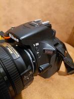 Nikon D5600 + 18-140mm VR lens + 2 batterijen + draagtas, Ophalen, Zo goed als nieuw, Nikon