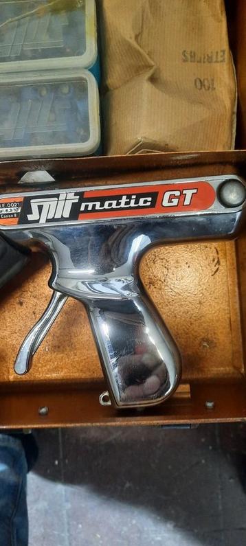 SPIT MATIC A OBTENU +32495579102, Enlèvement