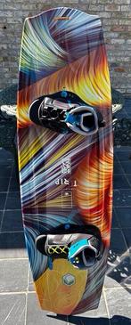 Liquid force wakeboard met bindingen. Lengte 138cm, Watersport en Boten, Gebruikt, Ophalen