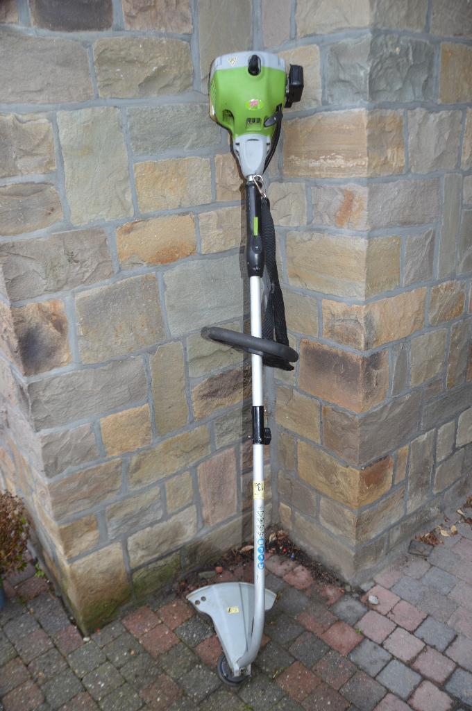 Débroussailleuse à essence – coupe bordure thermique, Jardin & Terrasse, Débroussailleuses, Utilisé, Essence, 30 à 50 cm, Enlèvement