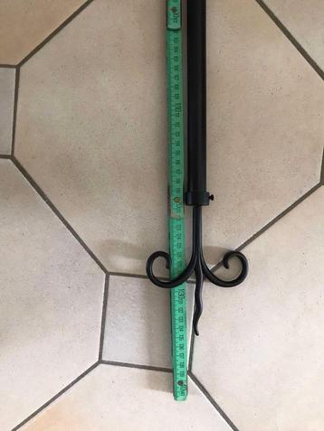 zwarte gordijnroede beschikbaar voor biedingen