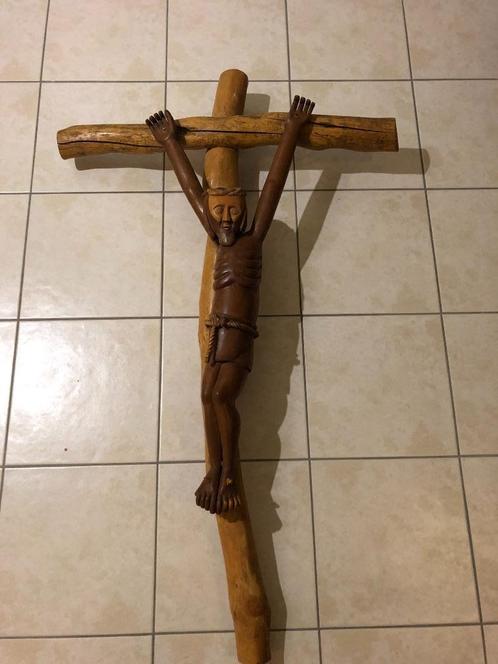 Crucifix - houten kruis met houten corpus van Jezus, Antiquités & Art, Antiquités | Objets religieux, Enlèvement ou Envoi