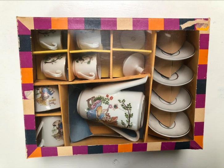vintage kinderservies jaren 70 in originele doos, Antiek en Kunst, Antiek | Servies compleet, Ophalen of Verzenden