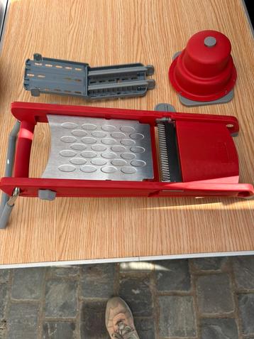 Mandoline beschikbaar voor biedingen