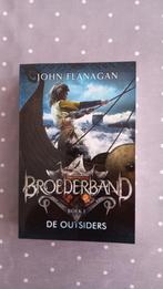 John Flanagan - De outsiders, Boeken, Nieuw, John Flanagan, Ophalen of Verzenden