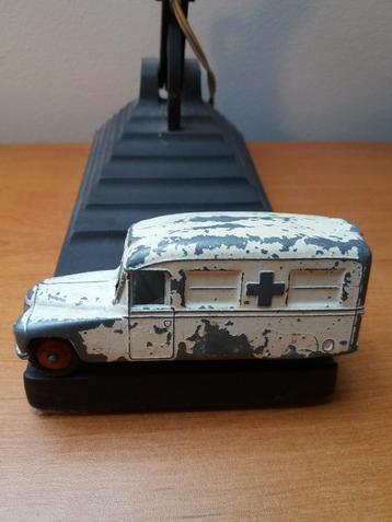 Modelauto Daimler Ambulance  Dinky Toys beschikbaar voor biedingen