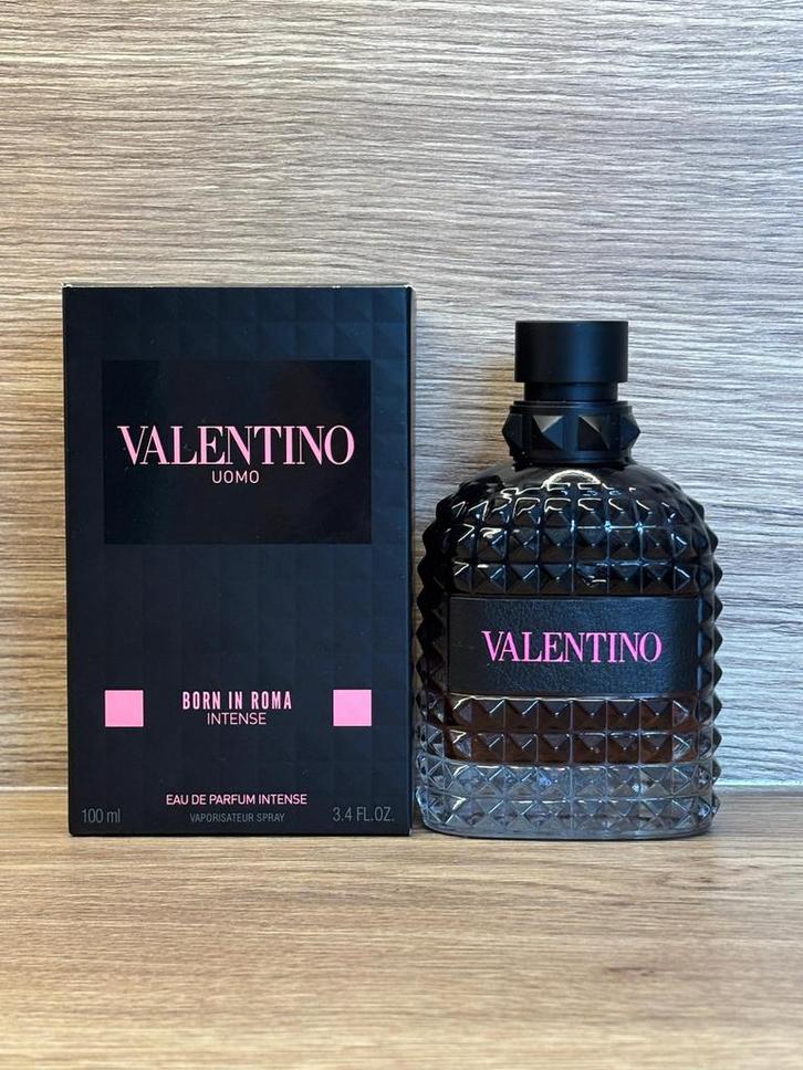 Valentino Born In Roma Intense, Handtassen en Accessoires, Uiterlijk | Parfum, Zo goed als nieuw, Ophalen of Verzenden