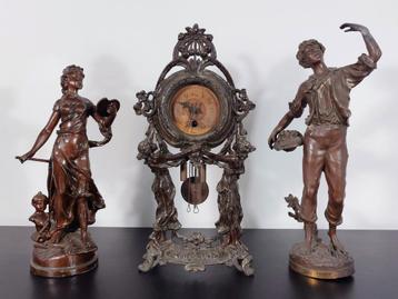Ensemble d'horloges françaises anciennes statues de Rousseau