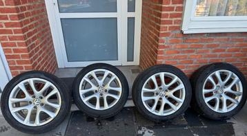 Originele vw velgen 5x112 met pirelli banden beschikbaar voor biedingen