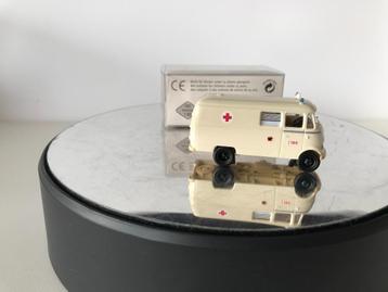 BREKINA - MERCEDES JUMBO - AMBULANCE 100 - 1/87, Envoi, Neuf, Bus ou Camion, Brekina