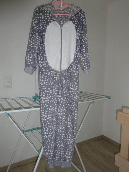 Grijze onesie met hertjeskap maat 158-164 4 + 1 gratis, Kinderen en Baby's, Kinderkleding | Maat 158, Zo goed als nieuw, Jongen of Meisje