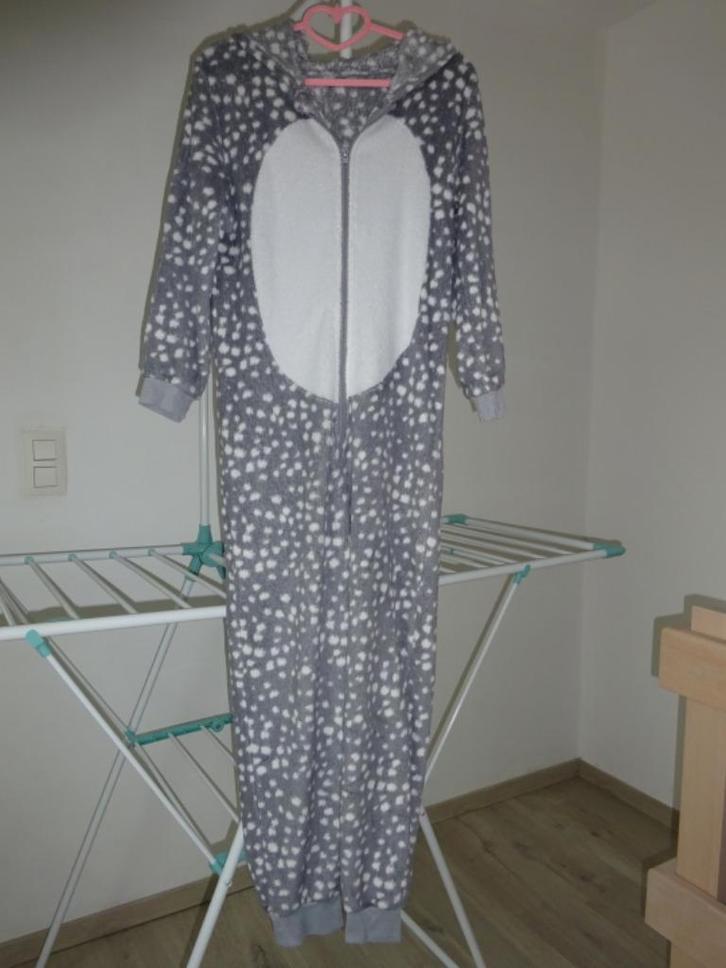 Grijze onesie met hertjeskap maat 158-164 4 + 1 gratis, Kinderen en Baby's, Kinderkleding | Maat 158, Zo goed als nieuw, Jongen of Meisje