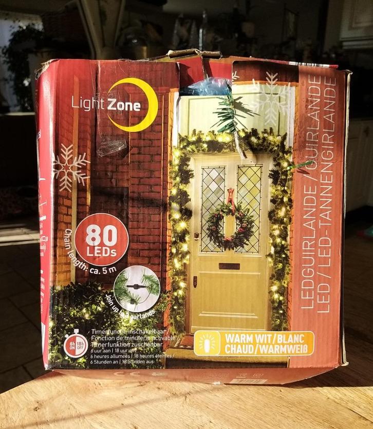 Ledguirlande 80 leds met namaak den, Diversen, Kerst, Zo goed als nieuw, Ophalen of Verzenden