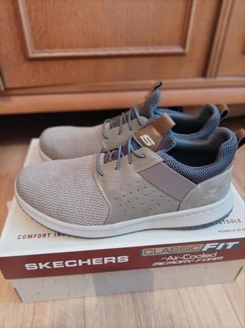 skechers air cooled memory foam  maat 46