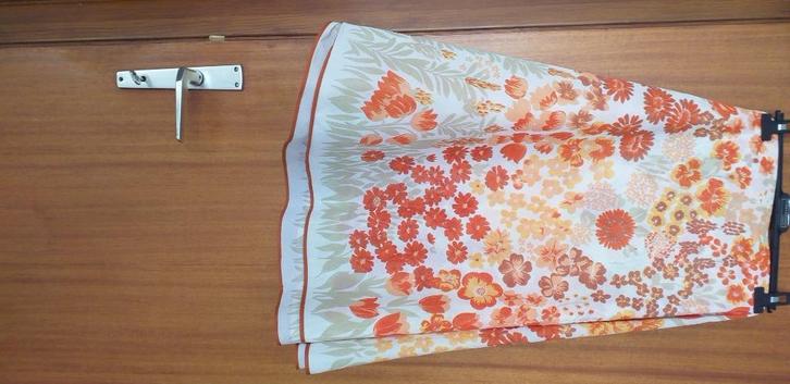 oud rond tafelkleed, Antiek en Kunst, Antiek | Tapijten, Tafelkleden en Textiel, Ophalen of Verzenden